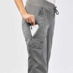 Quechua Women's Cropped Hiking Trousers -Outdoor Equipment Store kfef5d464d6dc3504fbfa350f923c6bff